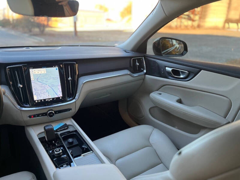 2024 Volvo S60 B5 Plus Dark Theme