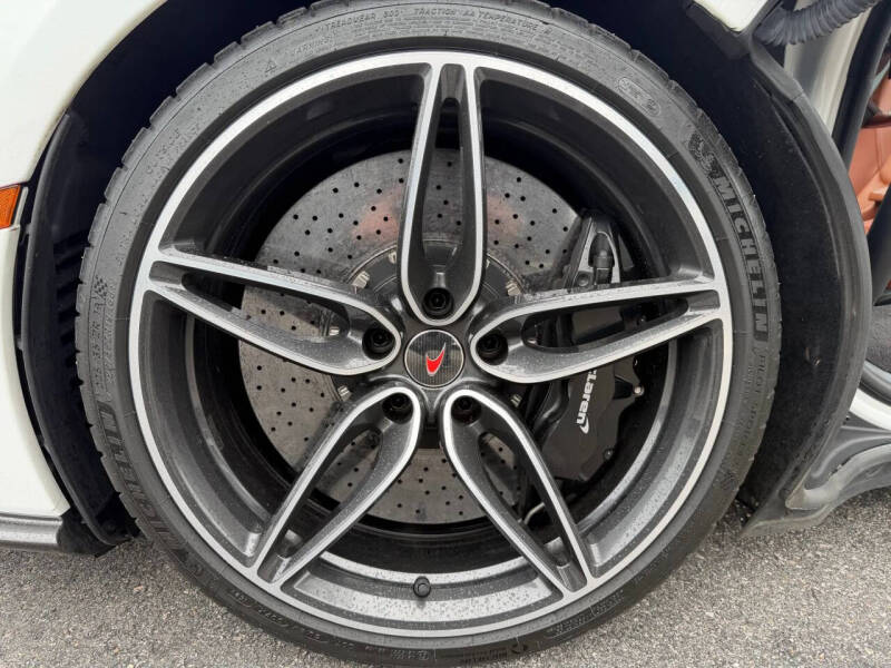 2017 McLaren 570GT