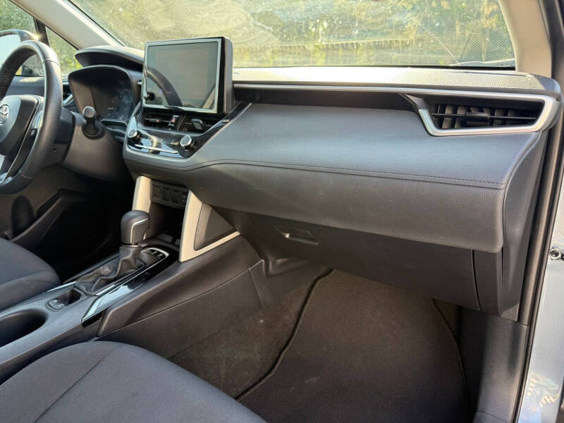 2024 Toyota Corolla Cross LE