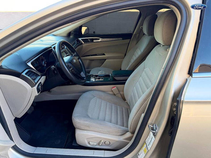 2017 Ford Fusion SE
