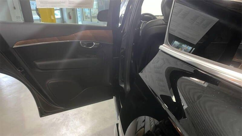 2024 Volvo XC90 Recharge T8 Plus Bright Theme 6P