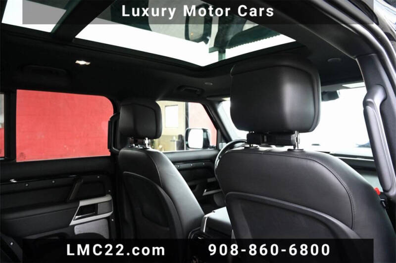 2023 Land Rover Defender 130 X-Dynamic SE