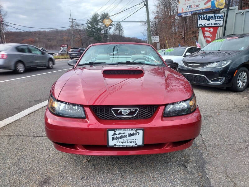2004 Ford Mustang Deluxe