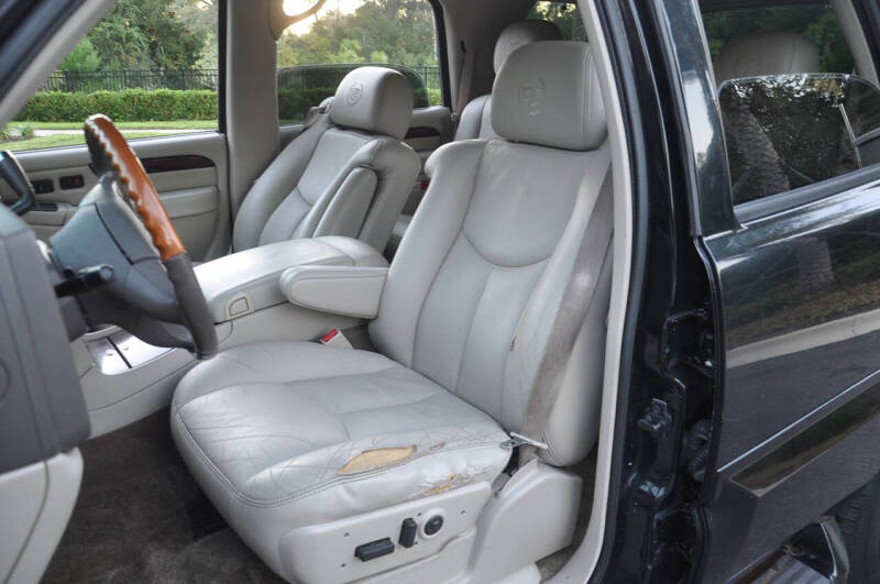 2003 Cadillac Escalade