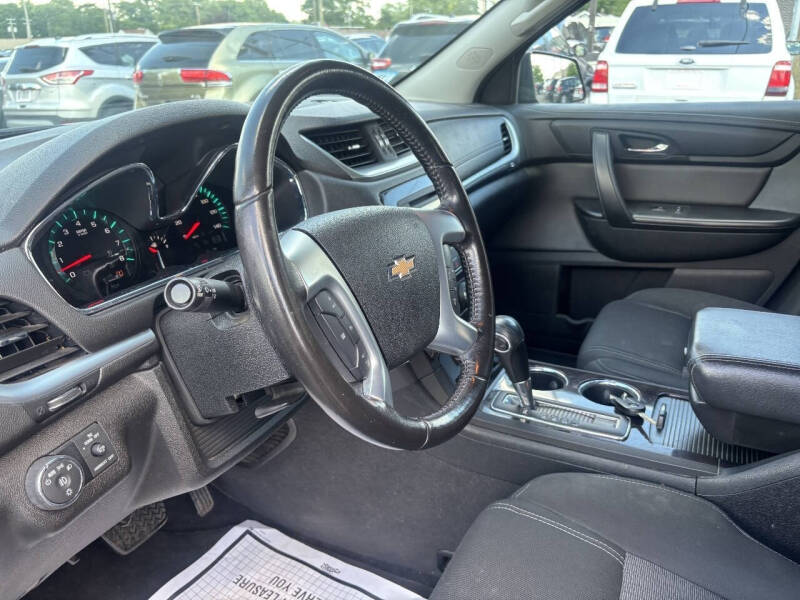 2017 Chevrolet Traverse LT