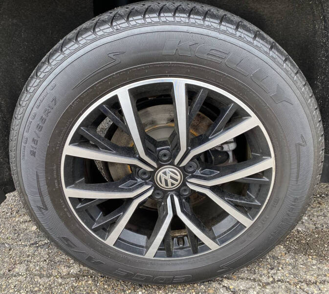 2021 Volkswagen Tiguan SE R-Line Black