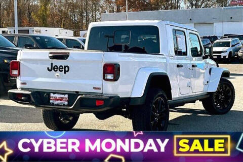 2024 Jeep Gladiator NightHawk