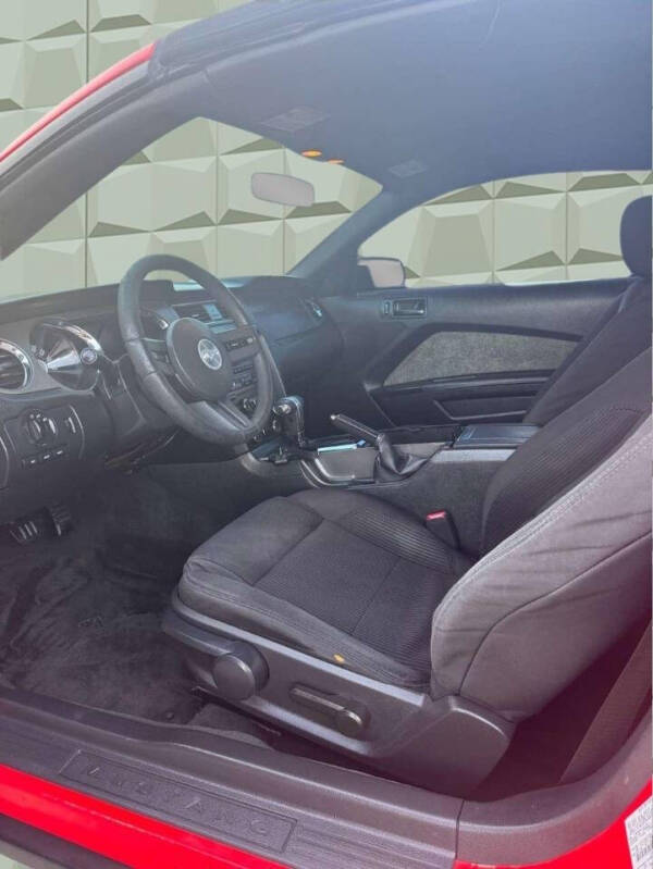 2012 Ford Mustang V6