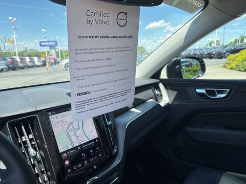 2024 Volvo XC60 B5 Core Dark Theme