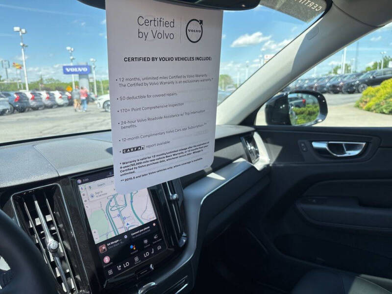 2024 Volvo XC60 B5 Core Dark Theme