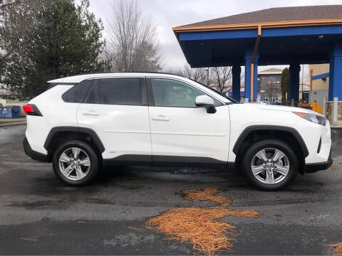 2022 Toyota RAV4 Hybrid LE