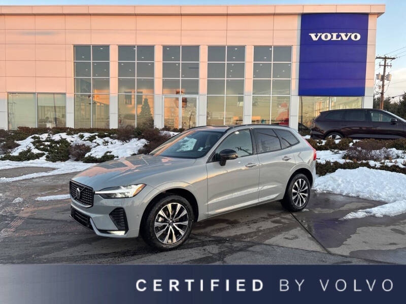 2025 Volvo XC60 B5 Plus Dark Theme