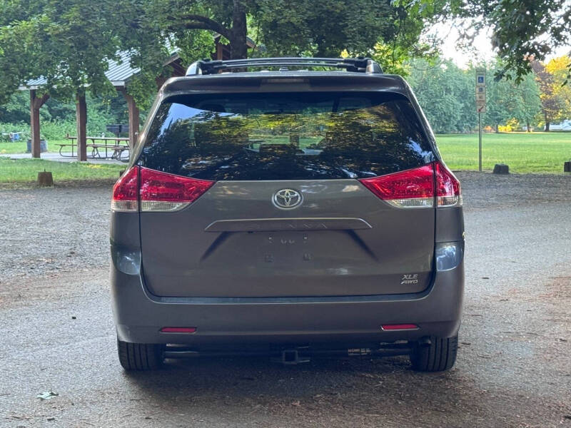 2012 Toyota Sienna XLE 7-Passenger