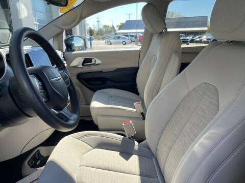 2017 Chrysler Pacifica Hybrid Touring Plus