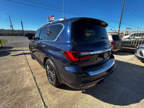 2022 Infiniti QX80 Luxe