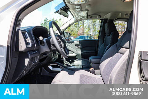 2025 Nissan Frontier SV