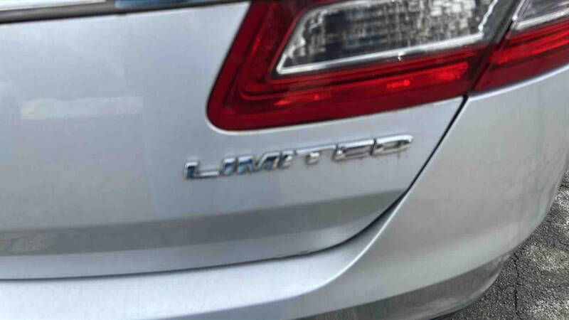 2018 Ford Taurus Limited