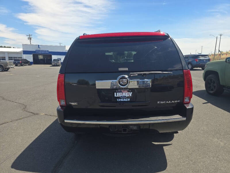 2011 Cadillac Escalade Luxury