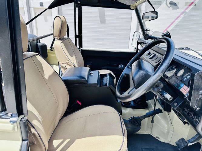 1990 Land Rover Defender