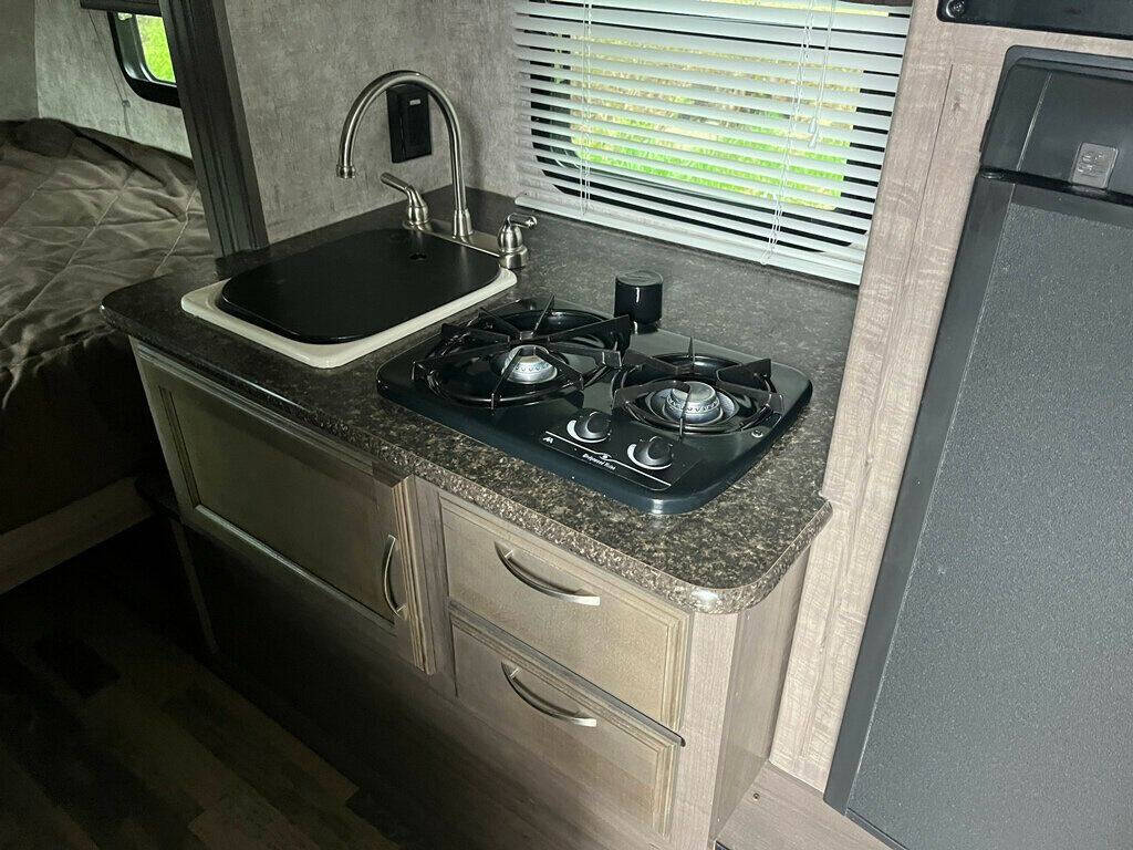 2017 Winnebago Winnie Drop WD1780 11