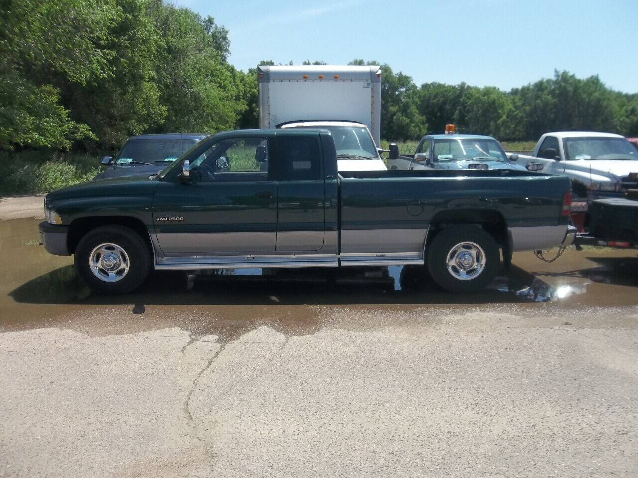 Dk. Green 2000 Dodge Ram 2500 SLT 4dr SLT Extended Cab LB 1