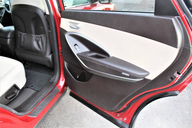 2018 Hyundai Santa Fe SE