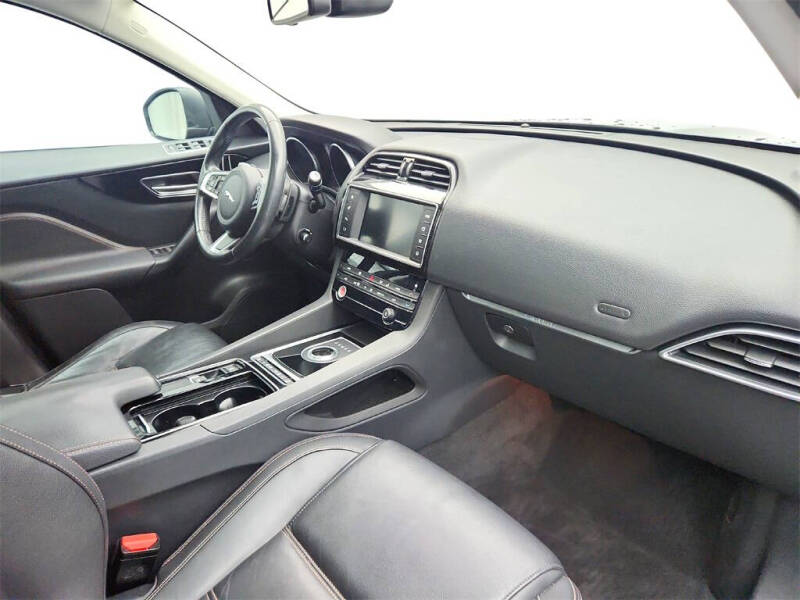 2018 Jaguar F-PACE 25t Prestige