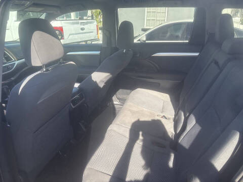 2015 Toyota Highlander LE