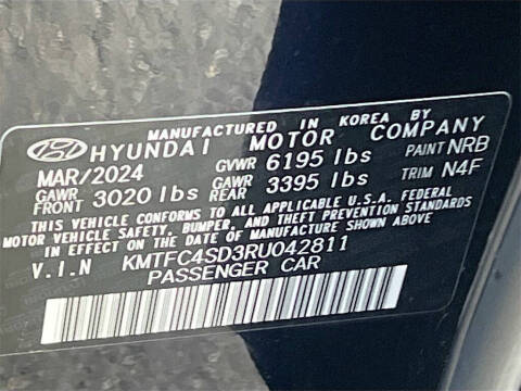 2024 Genesis G90 3.5T e-Supercharger