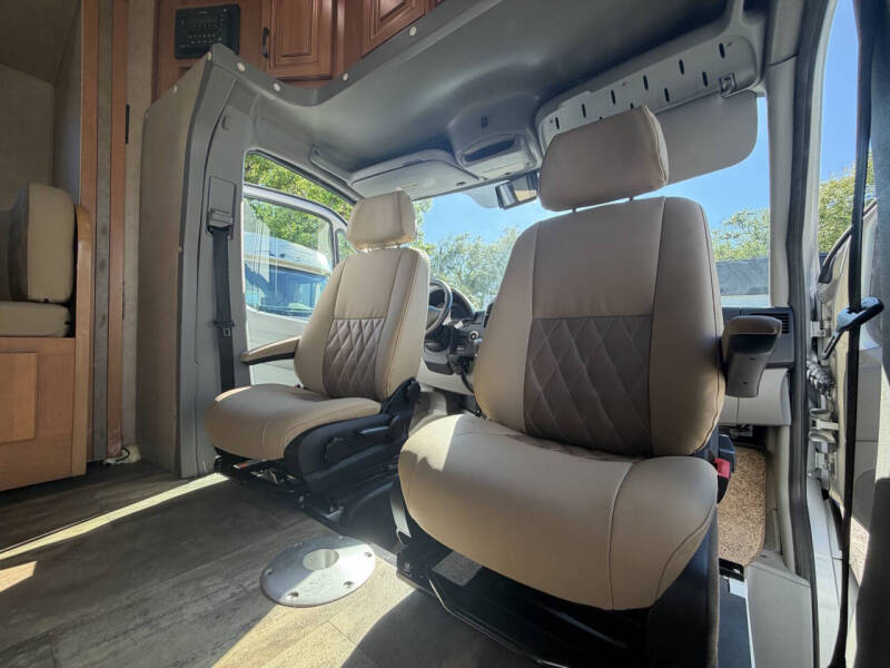 2017 Forest River Sunseeker MBS