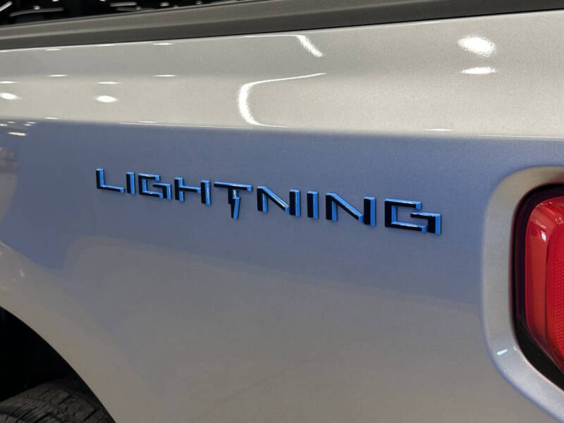2023 Ford F-150 Lightning XLT