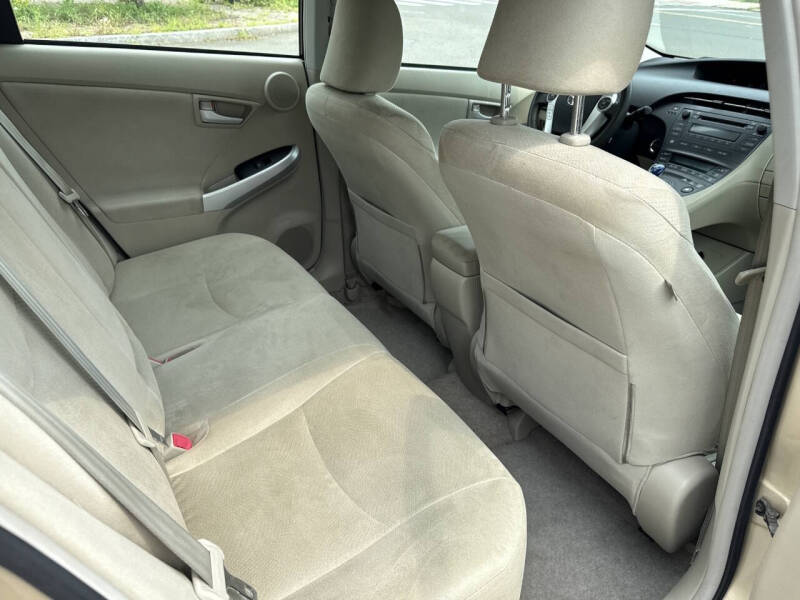 2010 Toyota Prius III