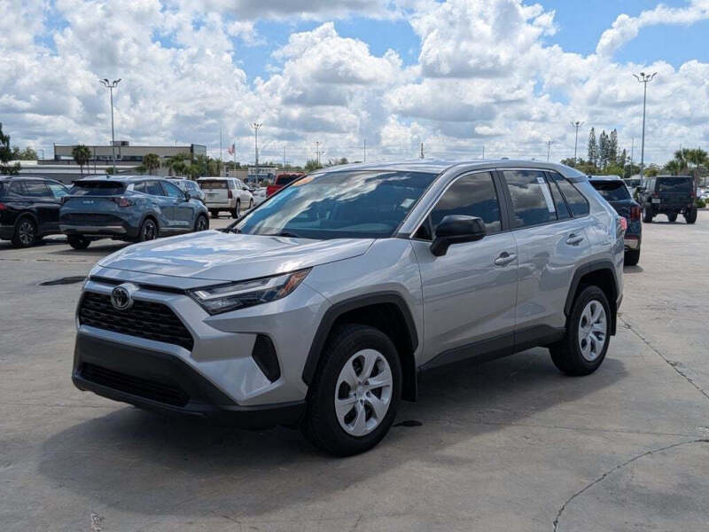2025 Toyota RAV4 LE