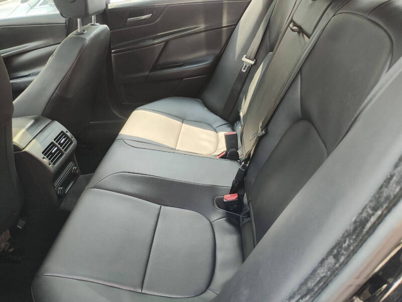 2017 Jaguar XE 25t Premium