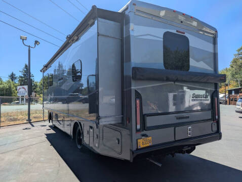 2023 Winnebago Sunstar 29NP NPF Edition / 30ft