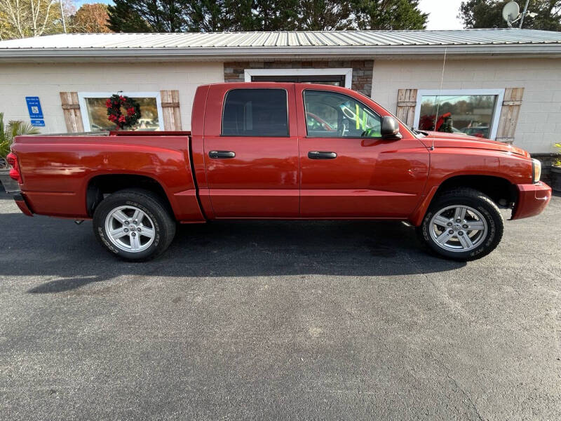 2007 Dodge Dakota SLT photo 2