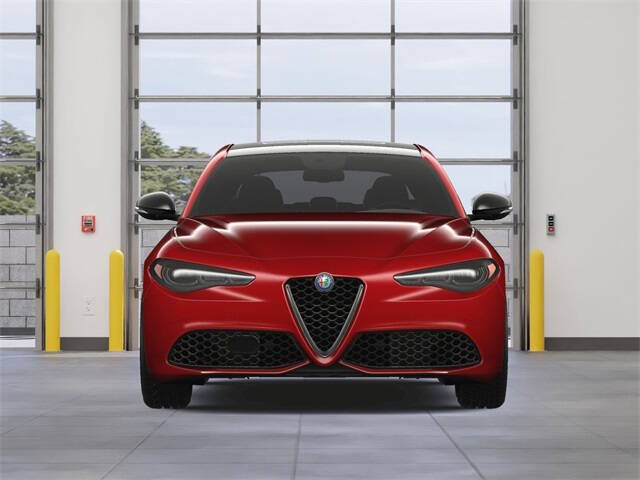 2025 Alfa Romeo Giulia Intensa