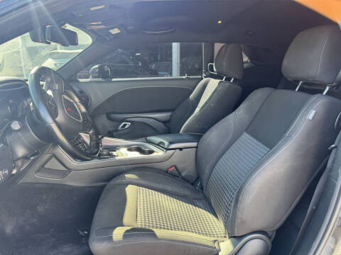 2021 Dodge Challenger SXT