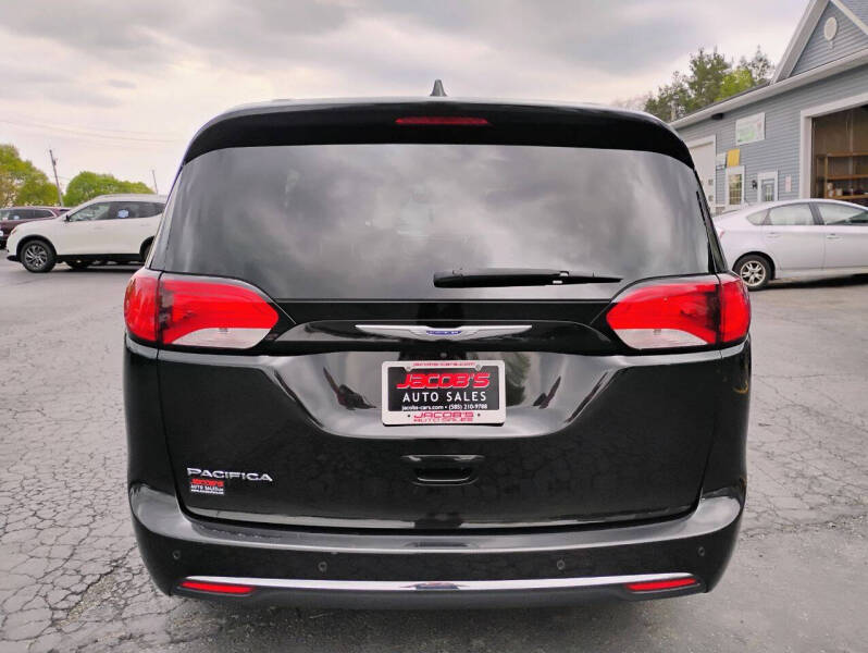 2018 Chrysler Pacifica Touring L Plus