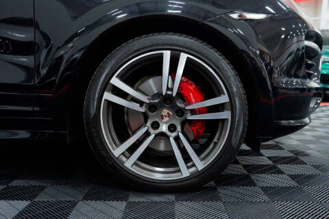 2014 Porsche Cayenne GTS