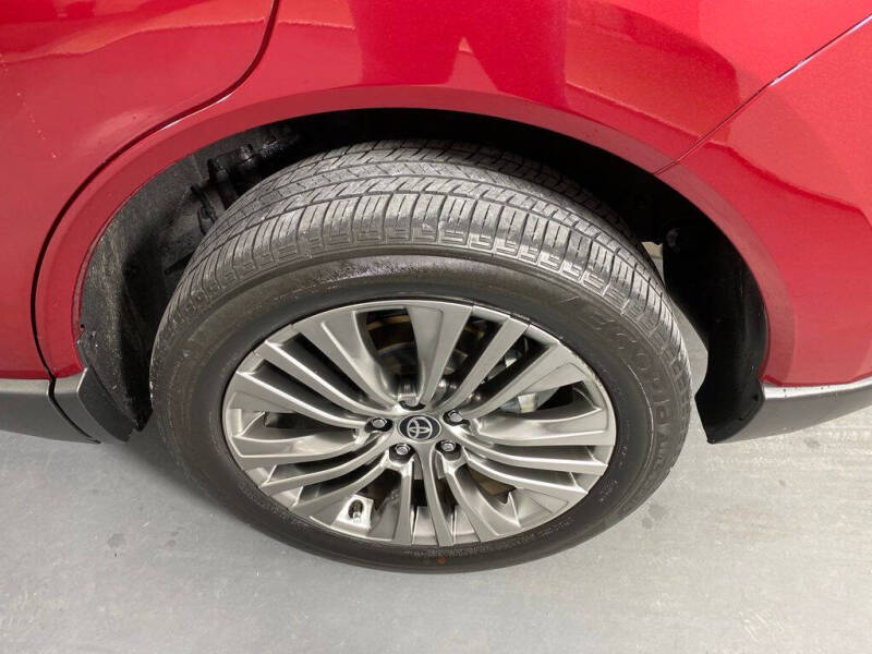 2023 Toyota Venza XLE