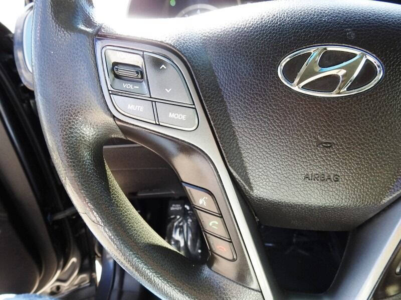 2017 HYUNDAI Santa Fe SUV / Crossover - $15,900