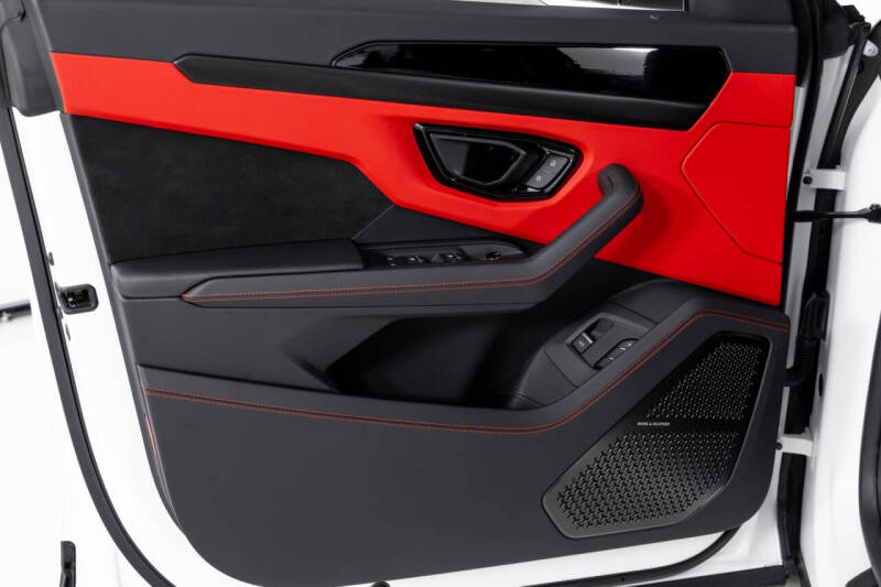 2024 Lamborghini Urus S