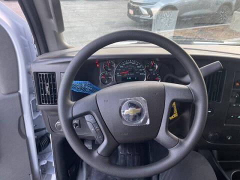 2025 Chevrolet Express 2500