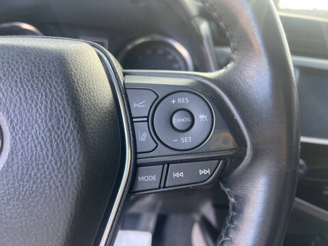 2020 Toyota Camry SE