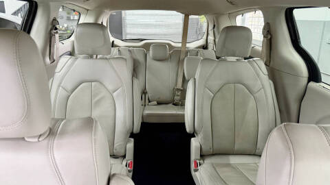 2021 Chrysler Pacifica Touring L