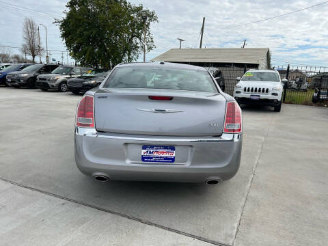 2013 Chrysler 300 Motown