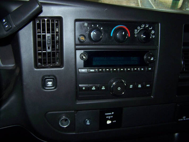 2017 Chevrolet Express LT 2500