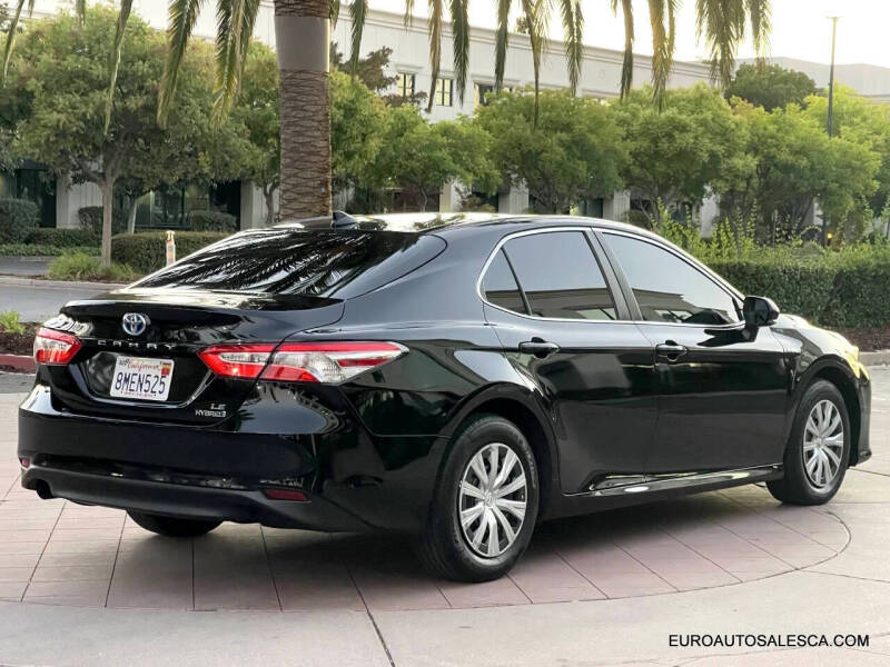 2019 Toyota Camry Hybrid LE