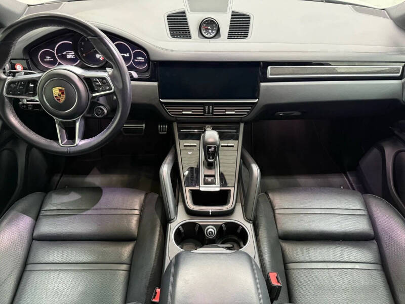 2020 Porsche Cayenne S Coupe